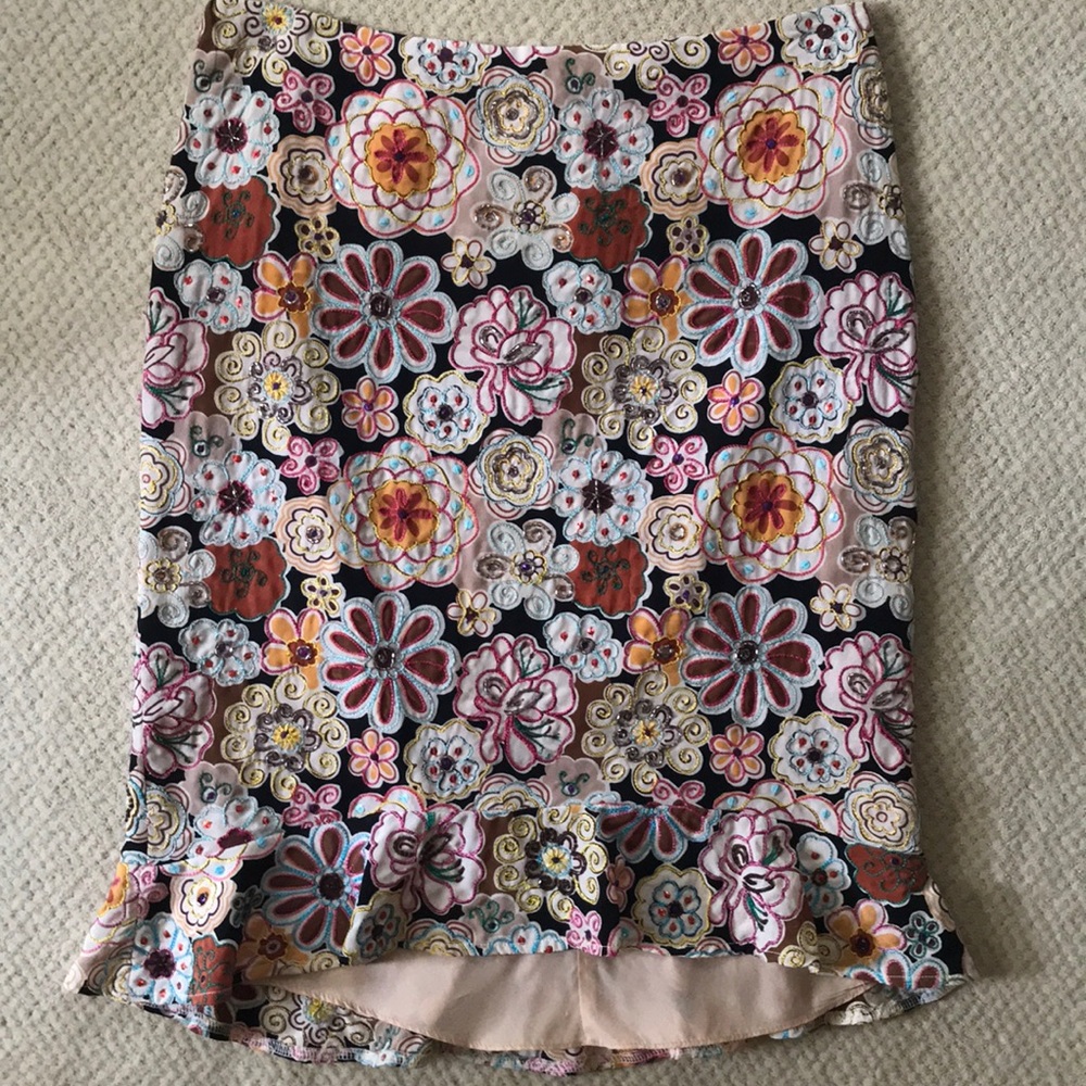 ⭐️Nanette Lepore embroidered skirt⭐️